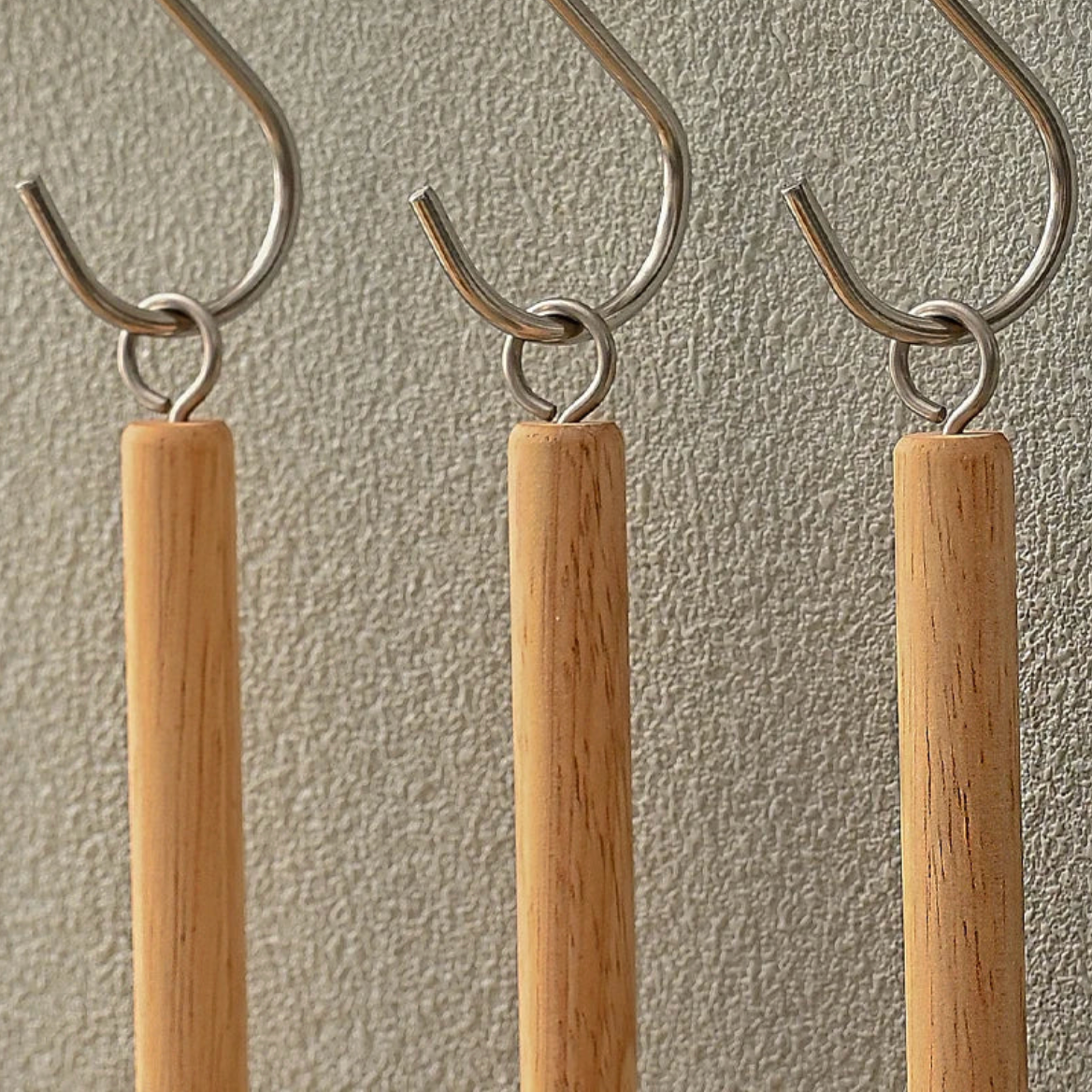 Wood Handled Scrubbing Brush b