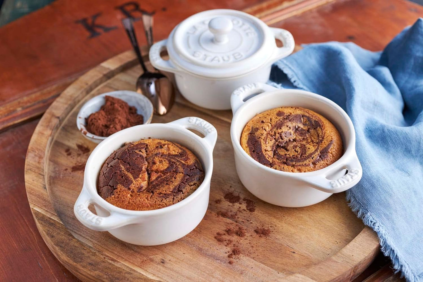 Staub Mini Round Cocotte Set b